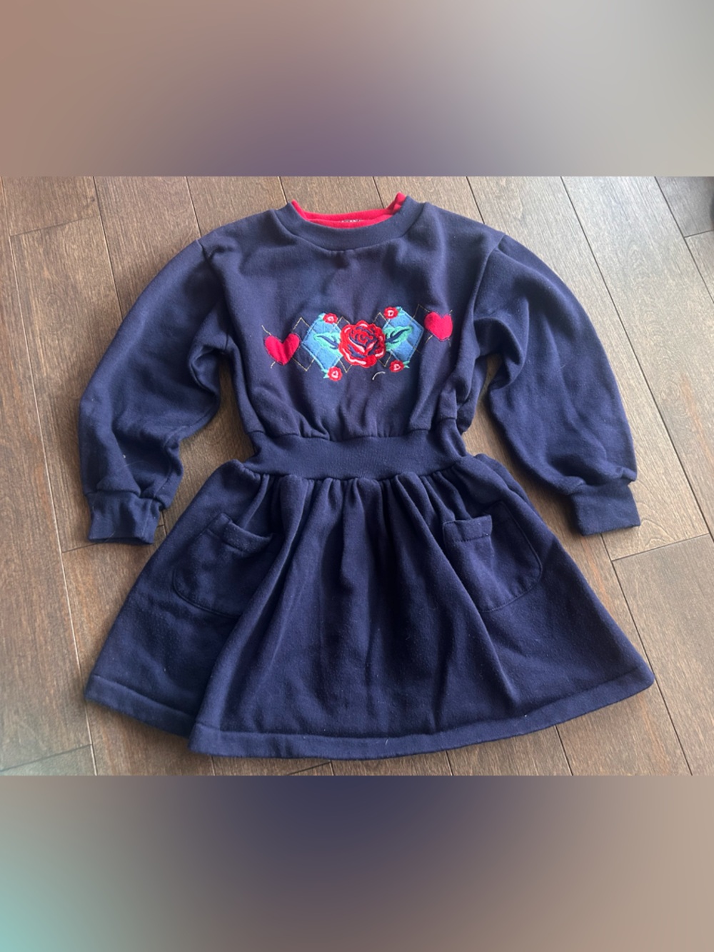 Size 6 vintage embroidered Floral Heart Sweatshirt‎ Dress